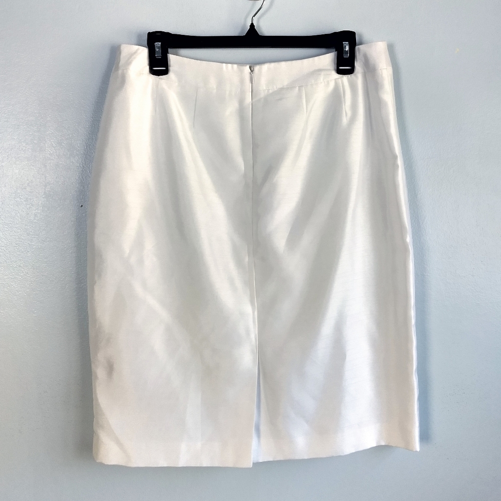 5/$30 NWOT Pure White Bodycon/Pencil Skirt - Picture 2 of 3